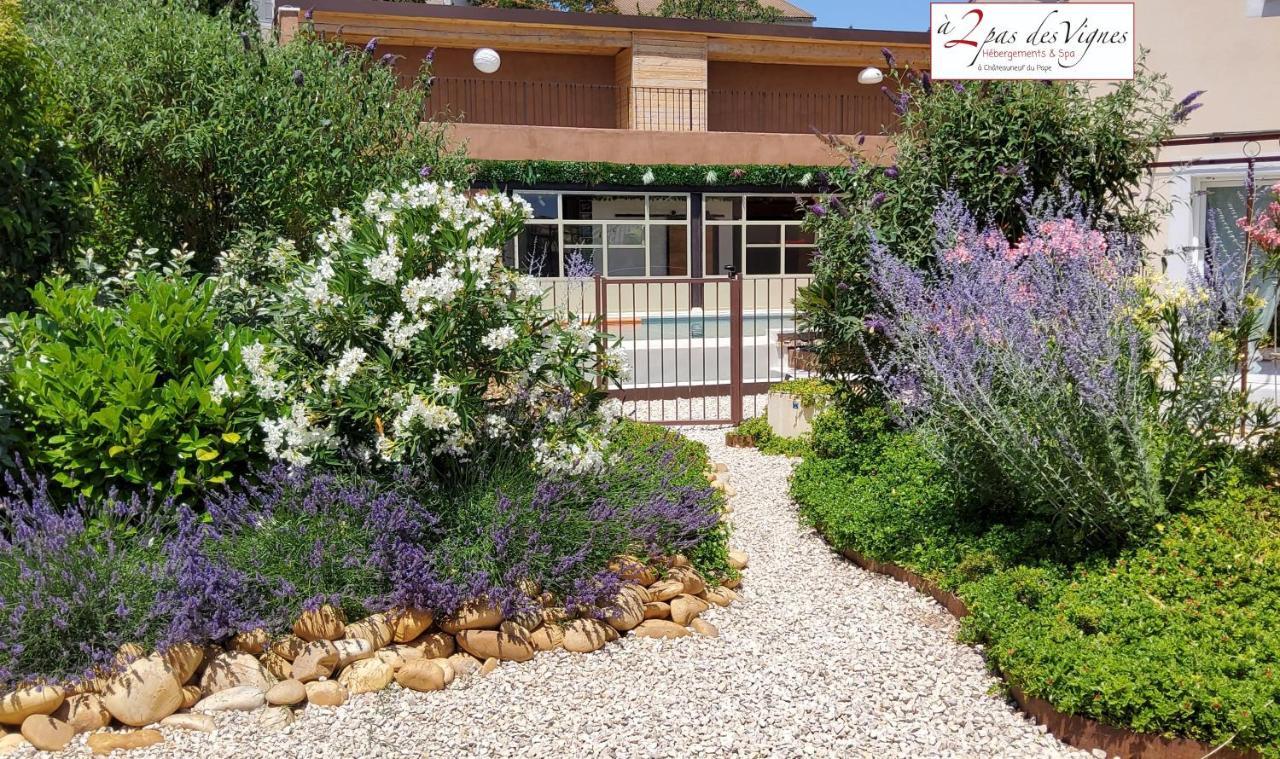 A 2 Pas Des Vignes, Hebergements Et Spa, Maison Numero 6, A Chateauneuf Du Pape Exterior foto